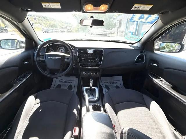2014 Chrysler 200 LX