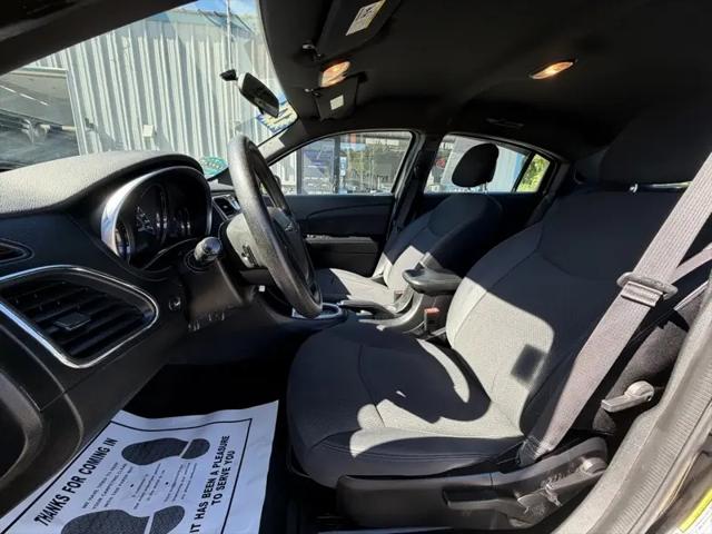 2014 Chrysler 200 LX