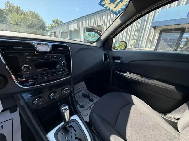 2014 Chrysler 200 LX