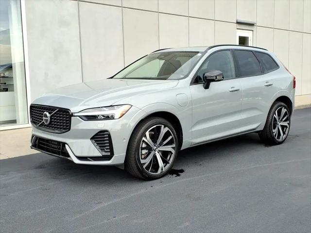 2025 Volvo XC60 Plug-In Hybrid Ultra, T8 AWD Electric/Gasoline, Dark for sale in Waukesha, WI