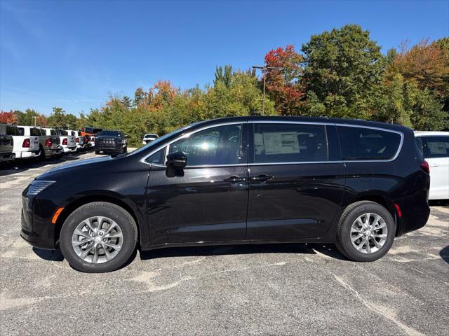 2027 Chrysler Pacifica Select AWD