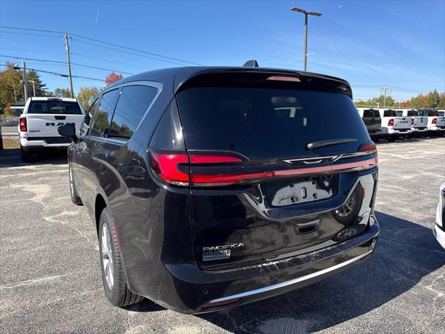2027 Chrysler Pacifica Select AWD