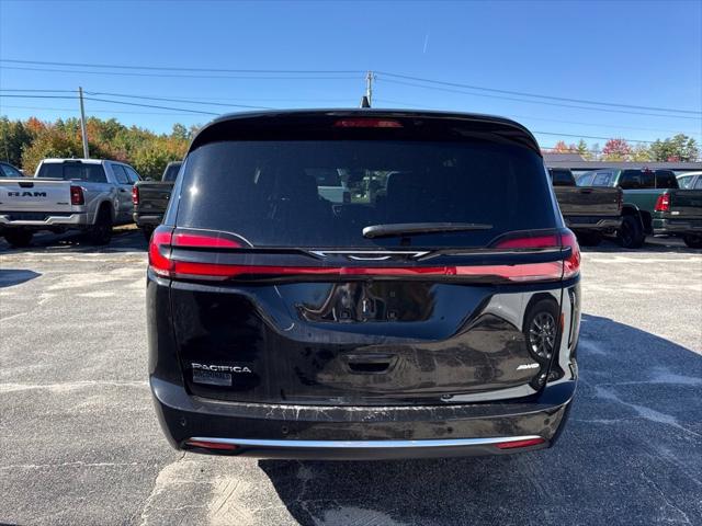 2027 Chrysler Pacifica Select AWD