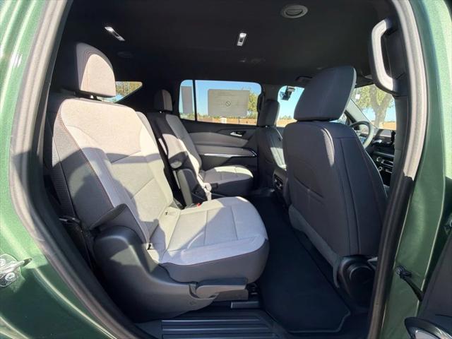 2027 Chevrolet Traverse FWD LT