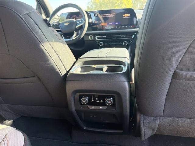 2027 Chevrolet Traverse FWD LT