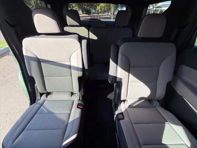 2027 Chevrolet Traverse FWD LT