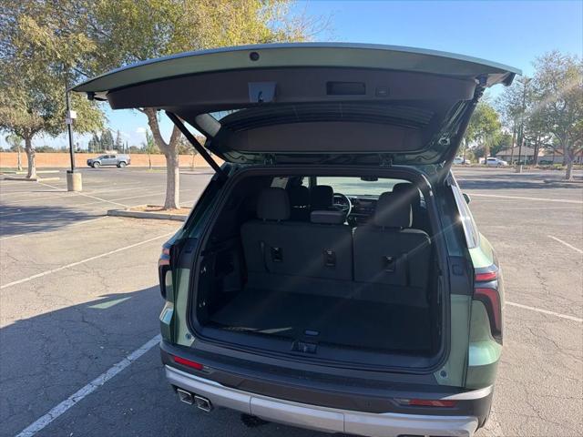 2027 Chevrolet Traverse FWD LT