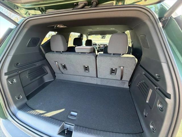 2027 Chevrolet Traverse FWD LT