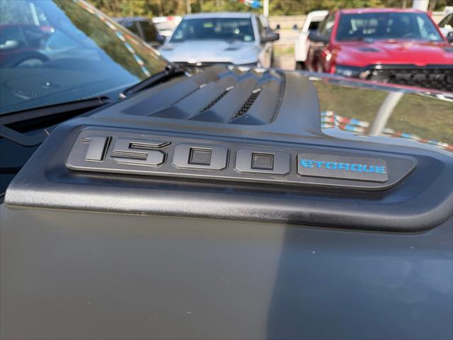 2027 RAM Ram 1500 RAM 1500 EXPRESS CREW CAB 4X4 57 BOX 2027 RAM Ram 1500 RAM 1500 EXPRESS CREW CAB 4X4 57 BOX
