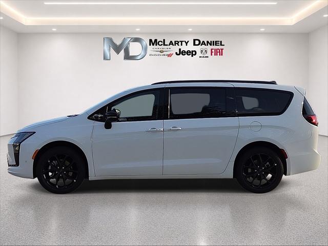 2027 Chrysler Pacifica Limited AWD