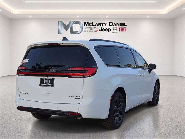 2027 Chrysler Pacifica Limited AWD