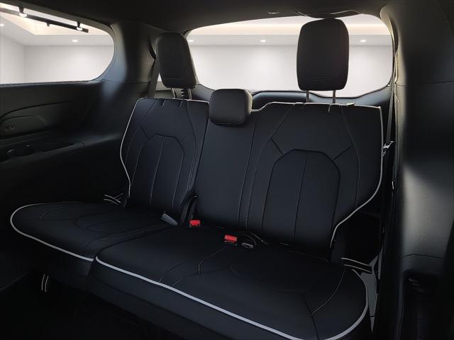 2027 Chrysler Pacifica Limited AWD
