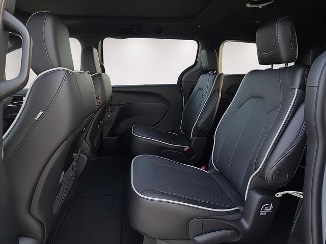 2027 Chrysler Pacifica Limited AWD
