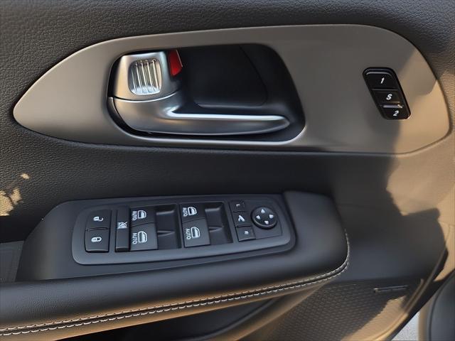 2027 Chrysler Pacifica Limited AWD