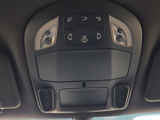 2027 Chrysler Pacifica Limited AWD