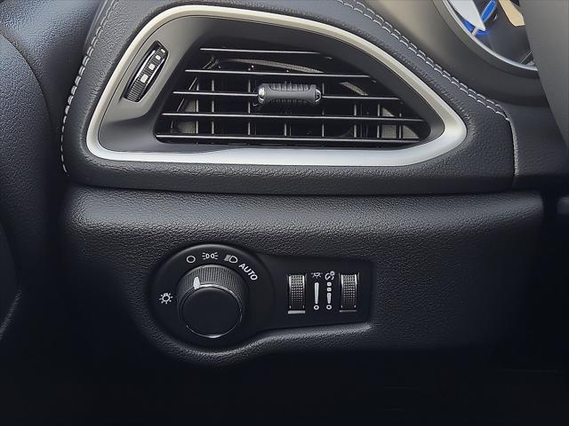 2027 Chrysler Pacifica Limited AWD