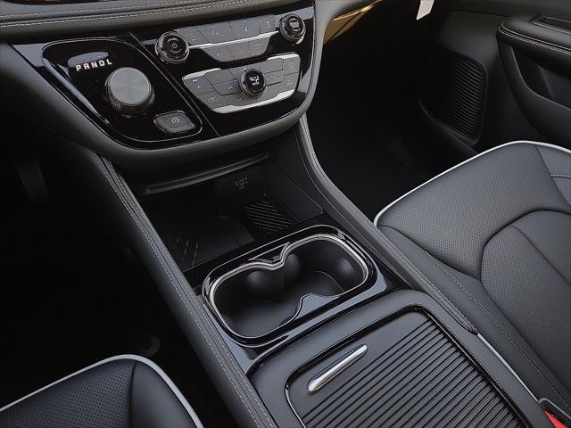 2027 Chrysler Pacifica Limited AWD