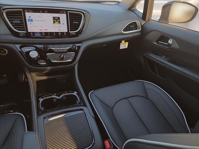2027 Chrysler Pacifica Limited AWD