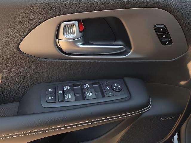 2027 Chrysler Pacifica Limited AWD