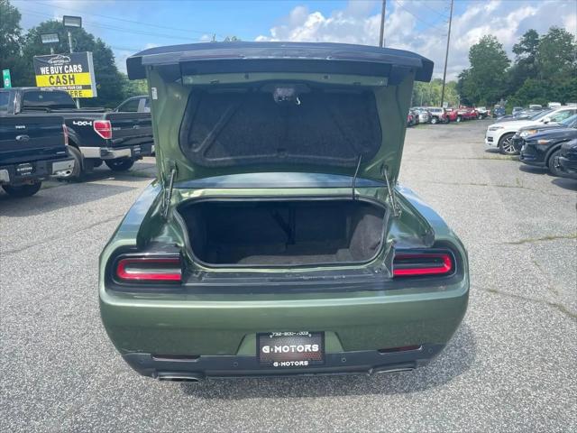 2018 Dodge Challenger SXT Plus
