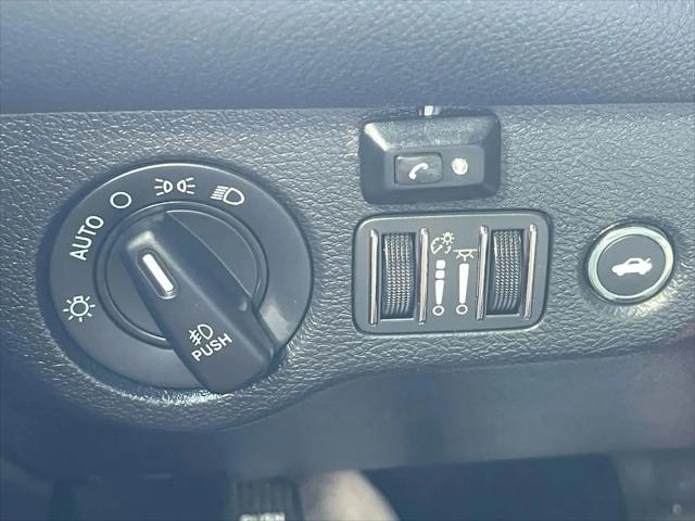 2018 Dodge Challenger SXT Plus