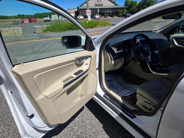2015 Volvo XC60 T6 Premier Plus