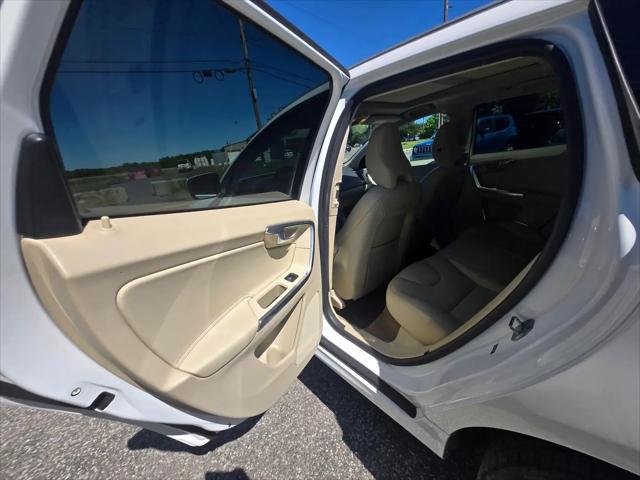 2015 Volvo XC60 T6 Premier Plus