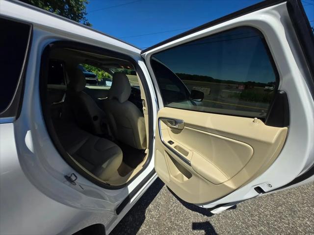 2015 Volvo XC60 T6 Premier Plus