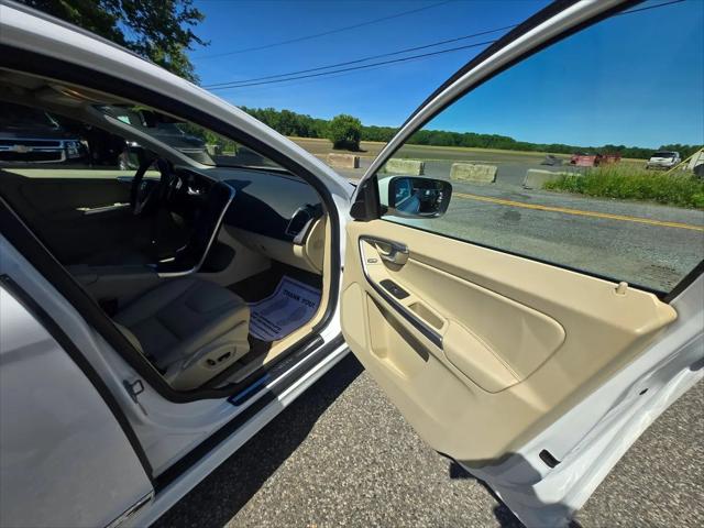 2015 Volvo XC60 T6 Premier Plus