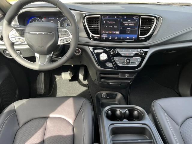 2027 Chrysler Pacifica Select AWD