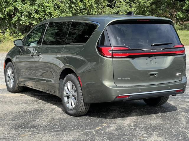 2027 Chrysler Pacifica Select AWD