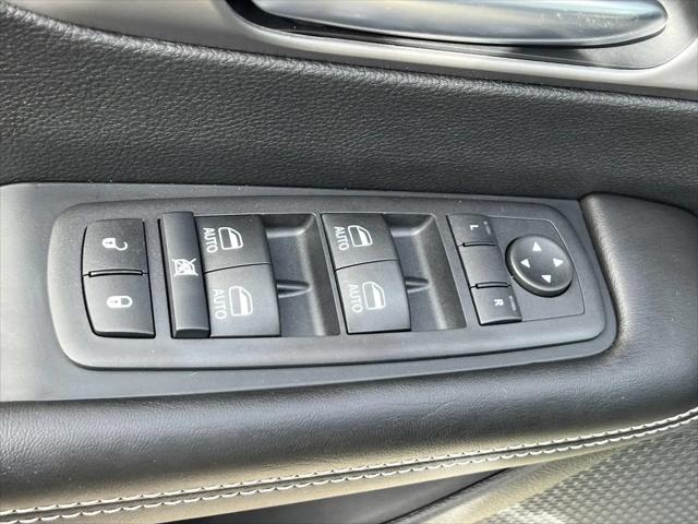2027 Chrysler Pacifica Select AWD