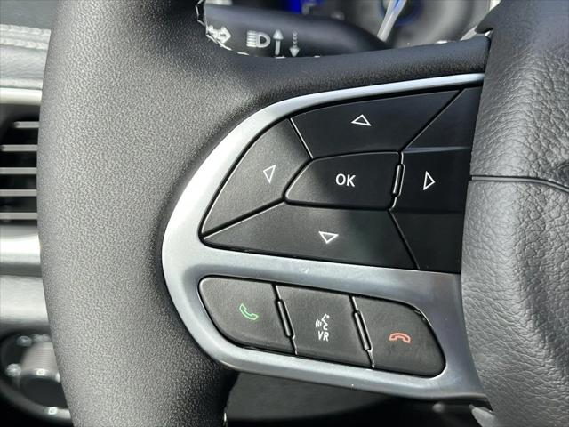 2027 Chrysler Pacifica Select AWD