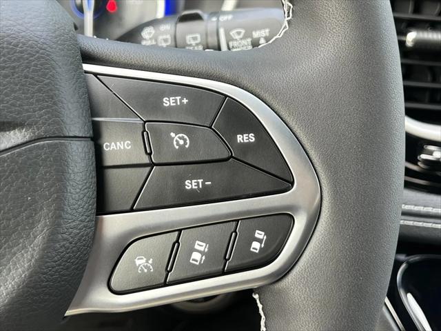 2027 Chrysler Pacifica Select AWD