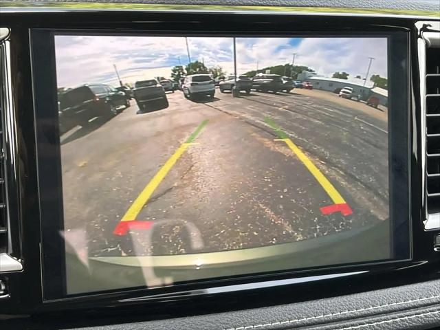 2027 Chrysler Pacifica Select AWD