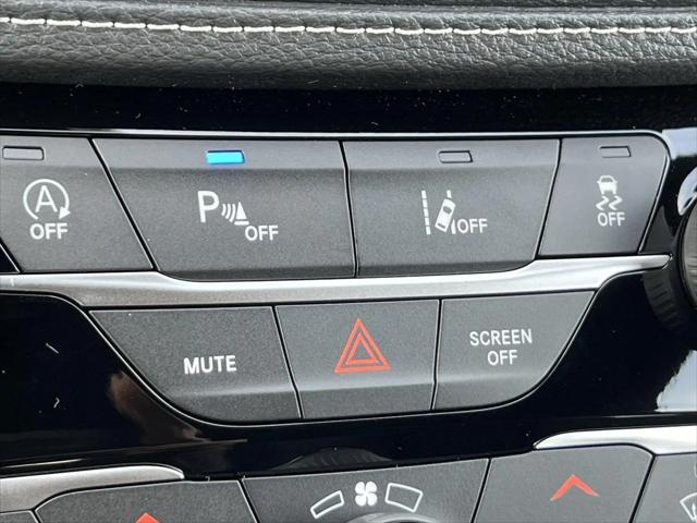 2027 Chrysler Pacifica Select AWD