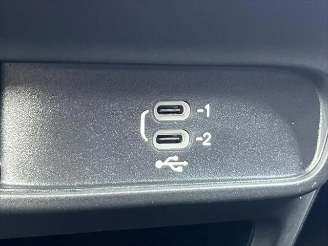 2027 Chrysler Pacifica Select AWD