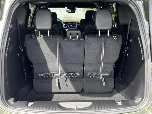 2027 Chrysler Pacifica Select AWD