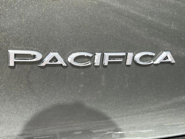 2027 Chrysler Pacifica Select AWD