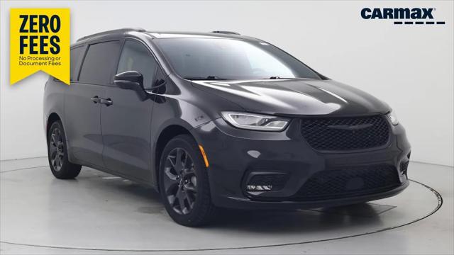 2022 Chrysler Pacifica Limited for sale in Palmdale, CA