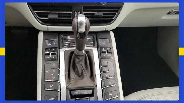 2020 Porsche Macan Macan