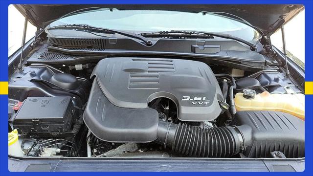 2016 Dodge Challenger SXT Plus