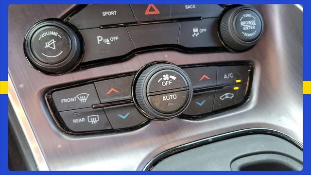 2016 Dodge Challenger SXT Plus
