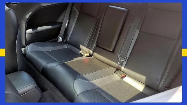 2016 Dodge Challenger SXT Plus