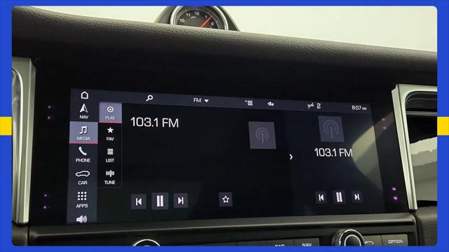 2021 Porsche Macan Macan