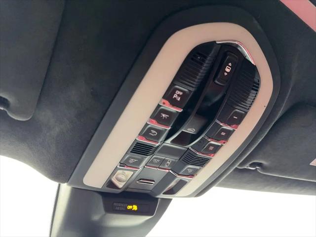2021 Porsche Macan Turbo