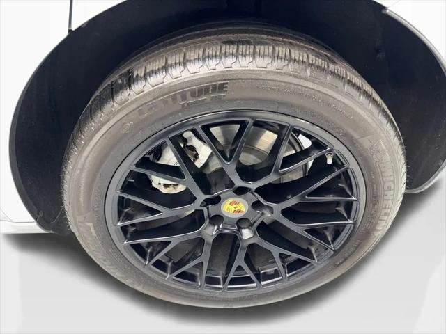 2021 Porsche Macan Turbo