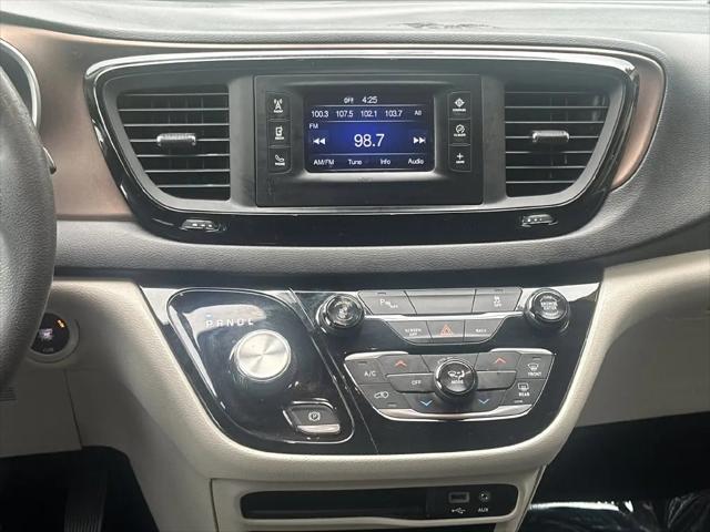 2017 Chrysler Pacifica LX