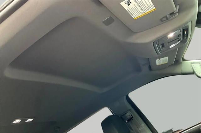 2023 GMC Sierra 1500 2WD Crew Cab Short Box SLT