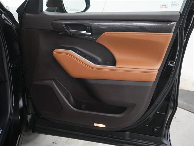2020 Toyota Highlander Hybrid Platinum